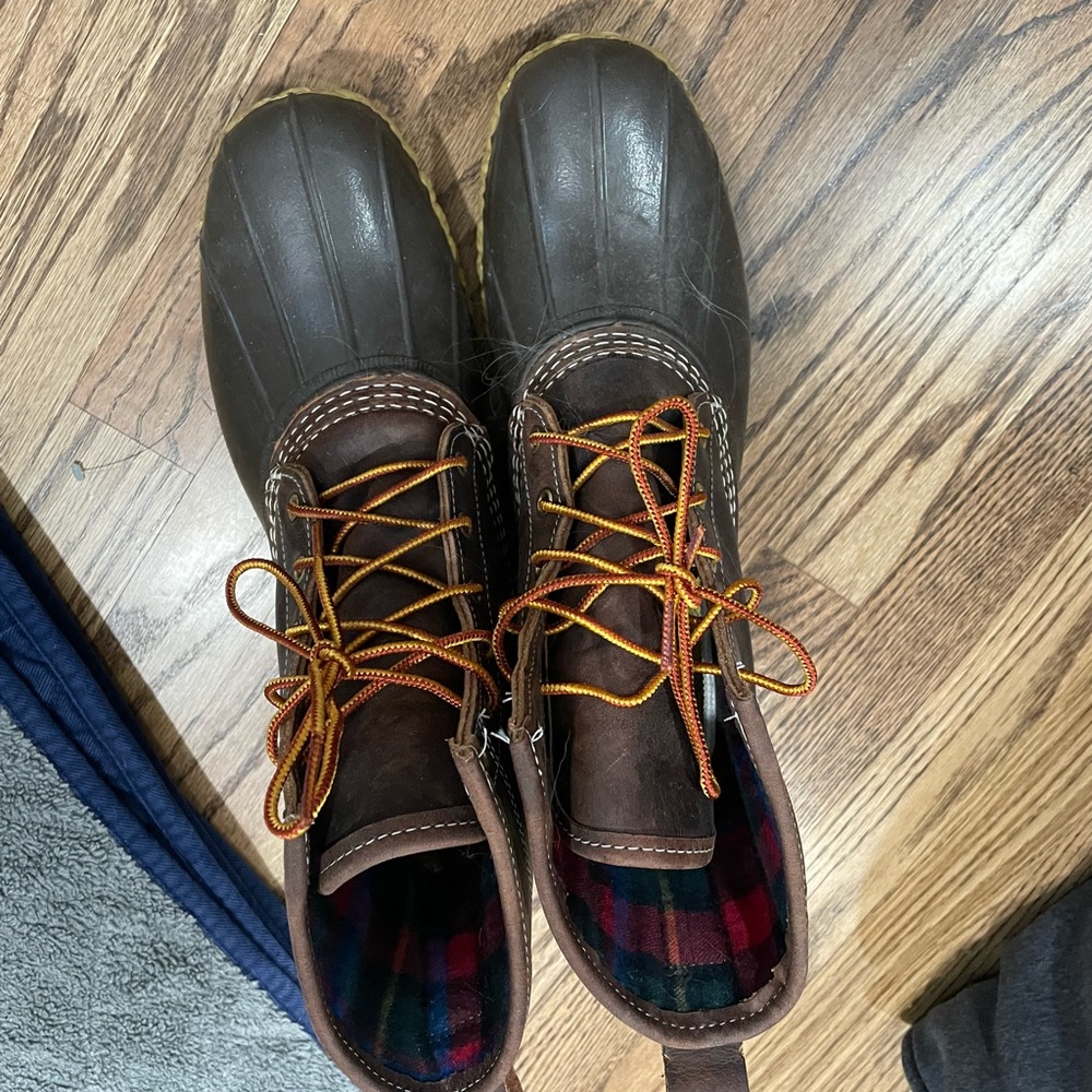 Men’s Dark Brown LL Bean Boot size 9